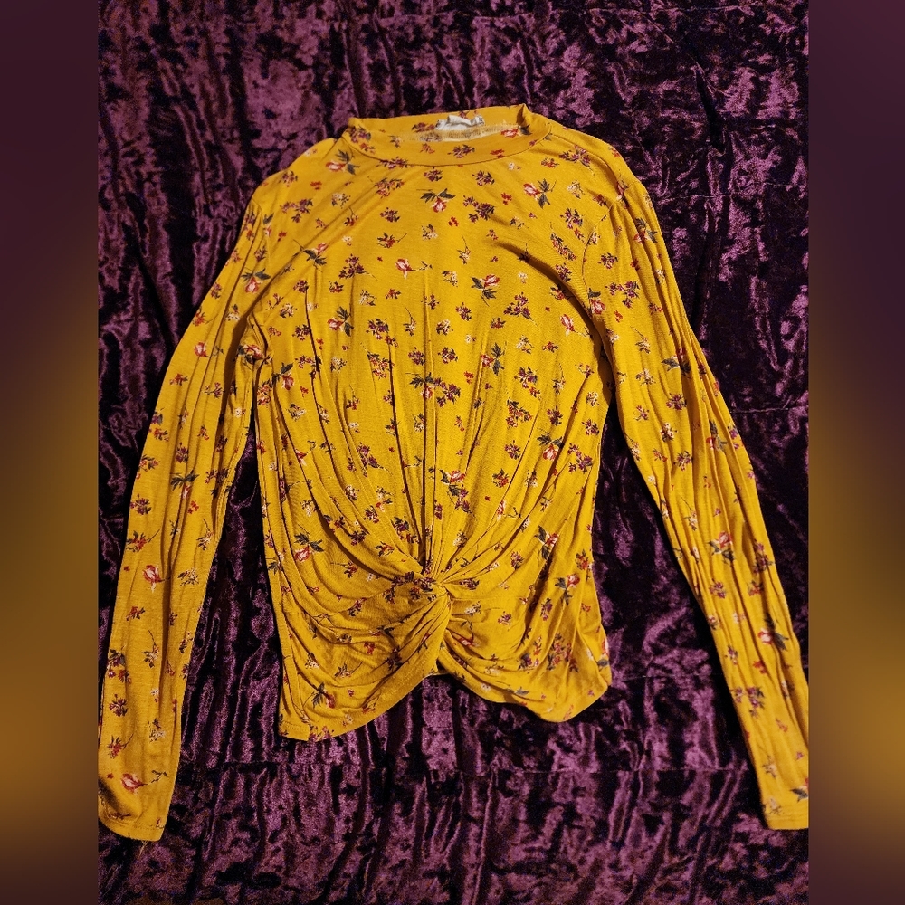 Junior long sleeve top pink rose size large mustard color with flowers